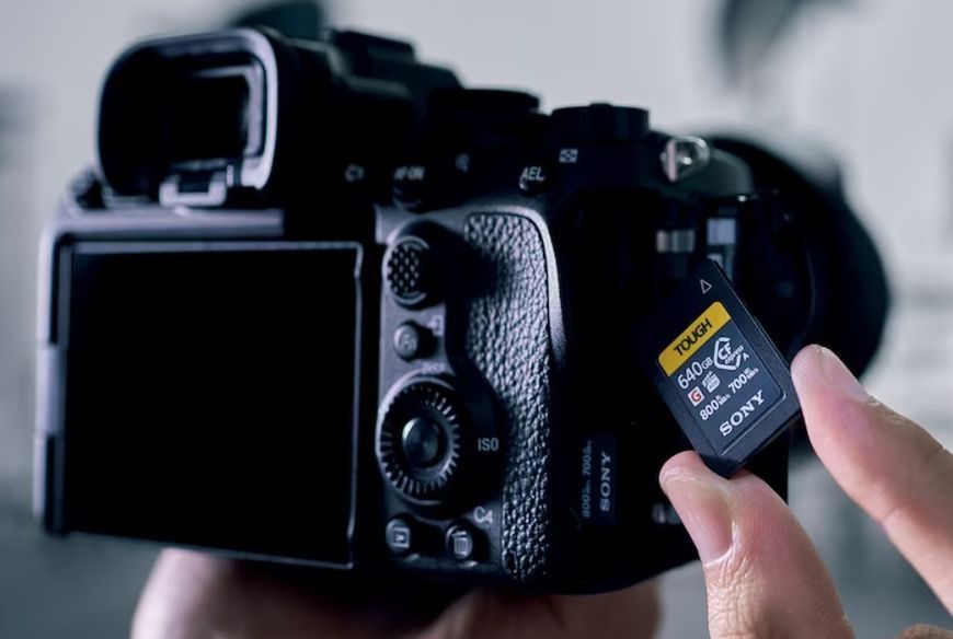 Карта памяти Sony CFexpress Type A 640GB R800/W700 Tough CEAG640T.SYM фото